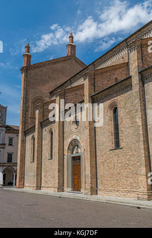 Cathédrale de l'assomption - entrée latérale Banque D'Images