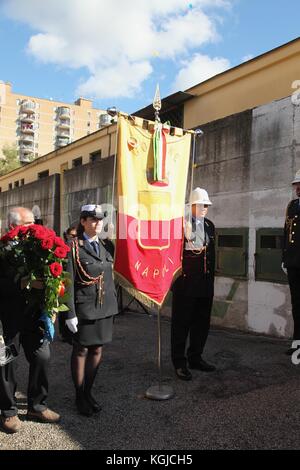 Naples, Italie. 08 novembre 2017. Aujourd'hui, le 8 novembre, a été inauguré à Naples dans le quartier de Scampia, connu pour les chroniques de la guerre à Camorra, l'un des plus modernes de la ville de Naples. L'installation sportive a été nommée d'après Antonio Landiere, un jeune garçon handicapé innocent de la Camorra, qui a été accidentellement tué dans la fureur entre les scissionnistes et le clan de Lauro. 8 novembre 2017. Crédit : Zumapress/ZUMA Wire/Alamy Live News crédit : ZUMA Press, Inc/Alamy Live News Banque D'Images