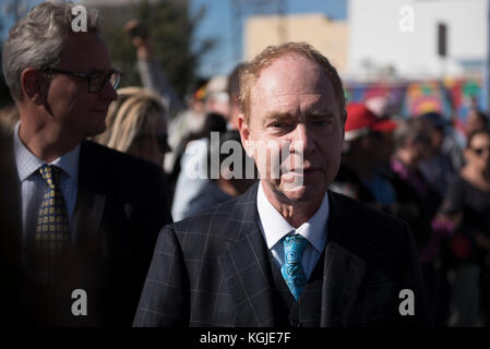 Las Vegas, USA . 05Th nov, 2017. Las Vegas, USA. 05Th nov, 2017. Raymond Joseph teller de Penn & teller est vu lors d'une manifestation pour une navette électrique autonome arma navya sur Fremont Street dans le centre-ville de Las Vegas, nev., nov. 8, 2017. (Photo de jason) ogulnik ogulnik crédit : Jason/Alamy live news crédit : Jason/ogulnik alamy live news Banque D'Images