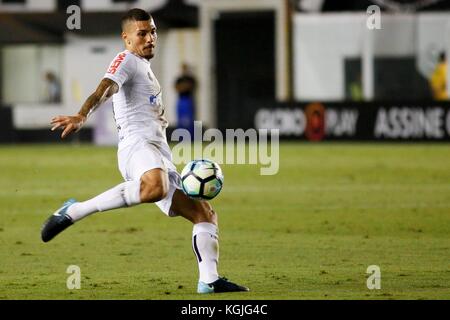 Santos, Brésil. 08 novembre 2017. Alison lors du match entre Santos et Vasco tenu au stade urbain Caldeira, Vila Belmiro, à Santos. Le match est valable pour le 33ème tour du Brasileirão 2017. Crédit : Marco Galvão/FotoArena/Alamy Live News Banque D'Images