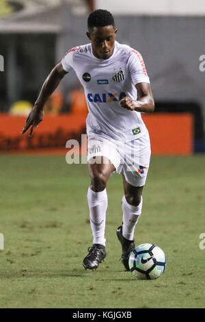 Santos, Brésil. 08 novembre 2017. Caju lors du match entre Santos et Vasco tenu au stade urbain Caldeira, Vila Belmiro, à Santos. Le match est valable pour le 33ème tour du Brasileirão 2017. Crédit : Ricardo Moreira/FotoArena/Alamy Live News Banque D'Images