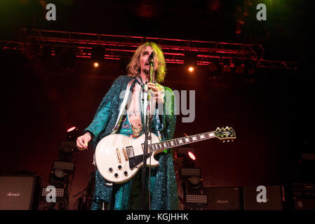 Milan, Italie. 08 novembre 2017. Justin Hawkins se produit avec les ténèbres à Alcatraz à Milan, Italie 8 novembre 2017 crédit : Alberto Gandolfo/Alamy Live News Banque D'Images