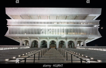 Albany, NY - 28 juin : New York State Museum sur l'empire state plaza de nuit le 28 juin, 2017 Banque D'Images