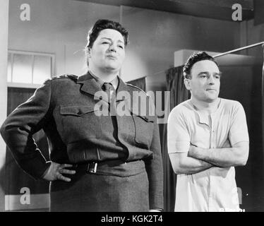 Poursuivre le sergent (1958) , Kenneth Connor , Hattie Jacques Banque D'Images