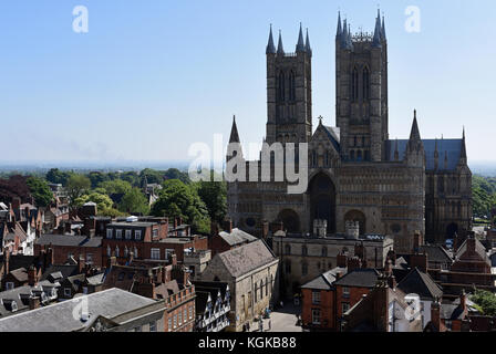 Vue sur la cathédrale de Lincoln à partir de l'enceinte du château Banque D'Images