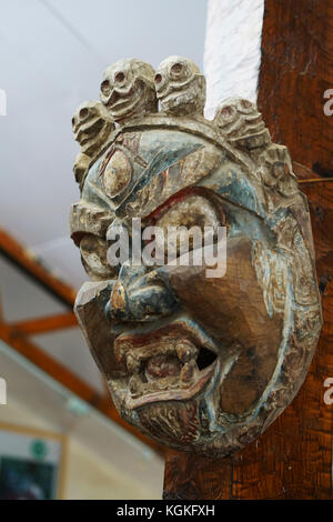 Namche Bazar, le Népal - 12 septembre 2017 : masque en bois au musée de la vie sherpa, camp de base de l'everest trek Banque D'Images