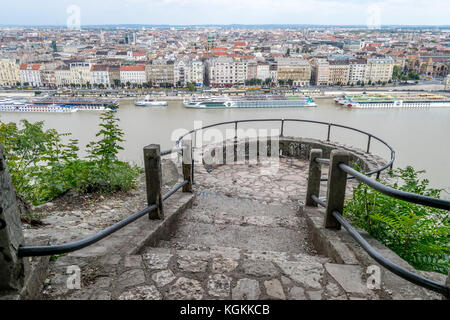 Budapest vu de dessus sur une journée nuageuse, la Hongrie le Septembre 2017 Banque D'Images