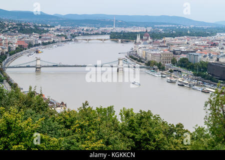 Budapest vu de dessus sur une journée nuageuse, la Hongrie le Septembre 2017 Banque D'Images