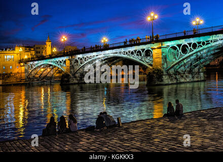 Triana bridge at Dusk, Séville, Espagne Banque D'Images