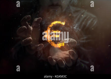 Symbole de feu avec l'homme de l'euro dans l'arrière-plan. conception de la gestion des risques dans le commerce d'argent au marché des devises Banque D'Images