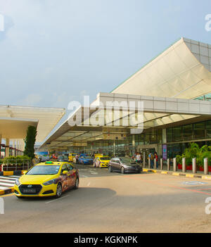 Singapour - jan 13, 2017 : Des taxis à l'aéroport international de Changi Terminal. L'aéroport de Changi est au service de plus de 100 compagnies aériennes exploitant 6 100 flig hebdomadaire Banque D'Images