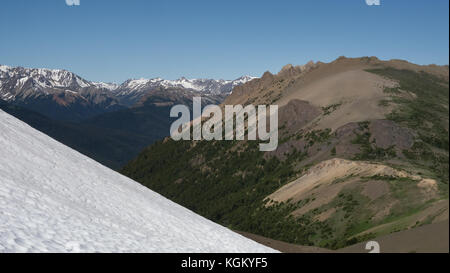 Vue du col de grand vent vers la gamme Dickson. Au sud des montagnes Chilcotin, en Colombie-Britannique, Canada Banque D'Images