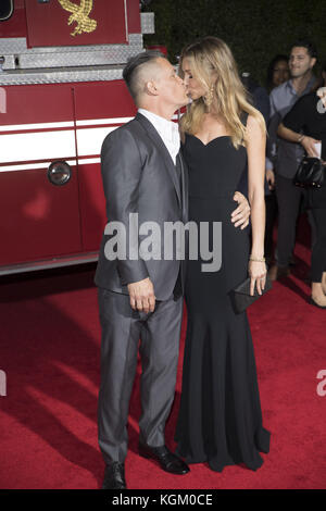 Première mondiale de 'only the brave' au Regency village Theatre de Los Angeles, Californie. avec : Josh Brolin, kathyrn boyd où : Los Angeles, California, UNITED STATES Quand : 08 oct 2017 : crédit pouvoirs/wenn.com eugene Banque D'Images