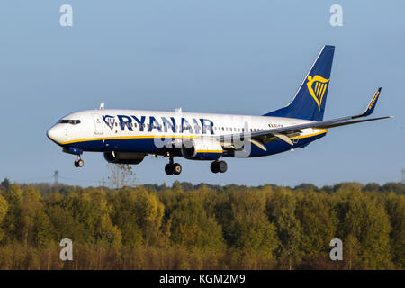 EINDHOVEN, Pays-Bas - OCT 27, 2017 : Boeing 737 avion de Ryanair sur le point d'atterrir sur l'aéroport d'Eindhoven. Banque D'Images