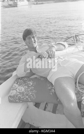 Mort sur le Nil (1978) , Simon MacCorkindale Date : 1978 Banque D'Images