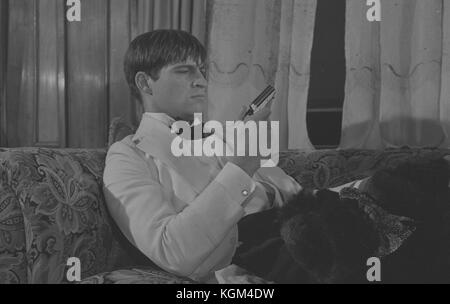 Mort sur le Nil (1978) , Simon MacCorkindale Date : 1978 Banque D'Images