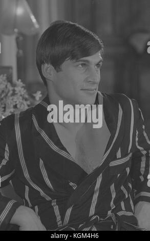 Mort sur le Nil (1978) , Simon MacCorkindale Date : 1978 Banque D'Images