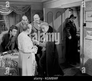 Le Stitch in Time (1951) , Alec Guinness , Herbert Lom , Peter Sellers , Katie Johnson , Cecil Parker, Danny Green Banque D'Images