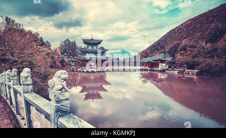 Vintage photo aux tons de jade spring park à Lijiang, Chine. Banque D'Images