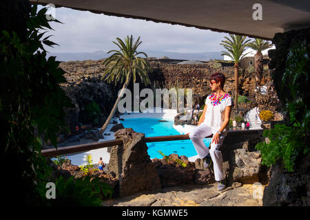 Jardin et piscine. Jameos del Agua. Centre d'art, de culture et de tourisme créé par César Manrique. Haria. Île de Lanzarote. Îles Canaries Espagne. Europe Banque D'Images