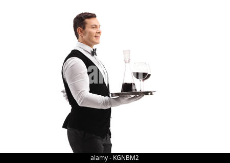 Waiter holding un plateau avec deux verres de vin et isolé sur fond blanc Banque D'Images