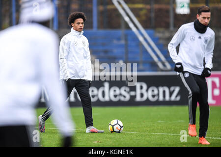 Leroy Sane (Allemagne), Julian Draxler (Allemagne) GES/ Fussball/ DFB-Training, Berlin, 09.11.2017 Football / Football : entraînement de l'équipe nationale allemande, Berlin, 09 novembre 2017 |utilisation dans le monde entier Banque D'Images