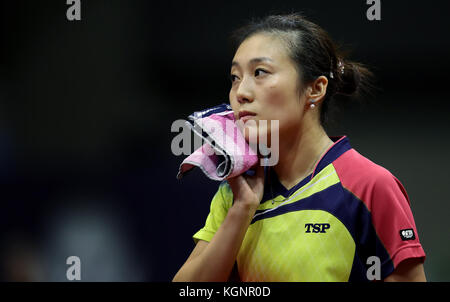 Magdebourg, Allemagne. 10 novembre 2017. Tennis de table : Open d'Allemagne à Magdebourg, Allemagne, 10 novembre 2017. Femmes, célibataire, 2. Tour : Han Ying (Allemagne) vs Suh Hyowon (Corée du Sud) : Han Ying d'Allemagne réagit avec déception. Crédit : Ronny Hartmann/dpa-Zentralbild/dpa/Alamy Live News Banque D'Images