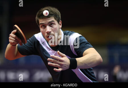 Magdebourg, Allemagne. 10 novembre 2017. Patrick Franziska d'Allemagne en action pendant les hommes, célibataire, 2. Manche de l'Open de tennis de table allemand entre Fan Zhendong (Chine) et Patrick Franziska (Allemagne) à Magdebourg, Allemagne, le 10 novembre 2017. Crédit : Ronny Hartmann/dpa-Zentralbild/dpa/Alamy Live News Banque D'Images