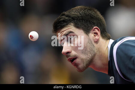 Magdebourg, Allemagne. 10 novembre 2017. Patrick Franziska d'Allemagne en action pendant les hommes, célibataire, 2. Manche de l'Open de tennis de table allemand entre Fan Zhendong (Chine) et Patrick Franziska (Allemagne) à Magdebourg, Allemagne, le 10 novembre 2017. Crédit : Ronny Hartmann/dpa-Zentralbild/dpa/Alamy Live News Banque D'Images