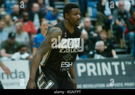 Newcastle, Royaume-Uni. 10 novembre 2017. Terry Martin joue pour les Newcastle Eagles contre les Surrey Scorchers lors de leur match en British Basketball League au Sport Central. Crédit : Colin Edwards/Alamy Live News Banque D'Images