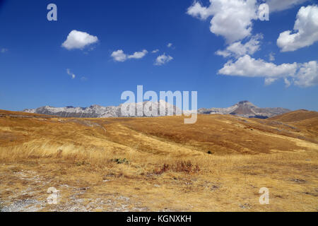 Silhouette de la Gran Sasso dans les Abruzzes Banque D'Images