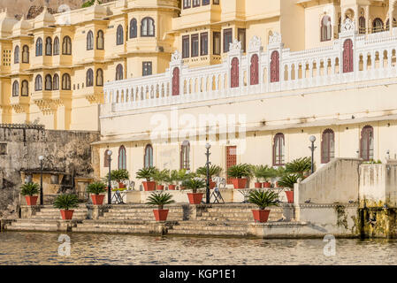 Lal ghat de lac Pichola, Udaipur, Rajasthan, Inde Banque D'Images