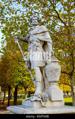 Paris, France. Jardin des Tuileries. Statue: Hannibal / Annibal (Sébastien Slodtz, 1722) copie en marbre d'un original au Louvre Banque D'Images