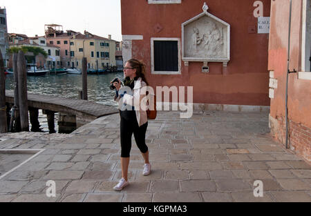 Prise de photos touristiques à Venise, Italie Banque D'Images