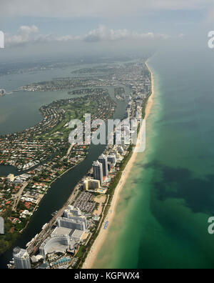 Vue aérienne de plages du littoral du sud de la Floride près de Miami Banque D'Images