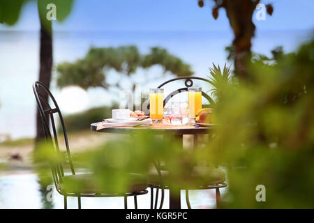 Vue sur table de petit-déjeuner à resort restaurant Banque D'Images