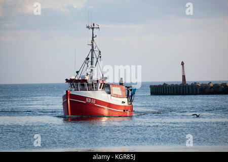 Chalutier danois de retour au port en début de matinée, Gilleleje, le Kattegat, la Nouvelle-Zélande, le Danemark, Europe Banque D'Images