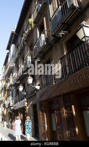 Bâtiments historiques traditionnels dans la Calle Cava Baja, Barrio de la Latina, le centre-ville de Madrid, Espagne Banque D'Images