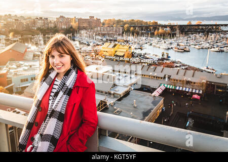 Photo de jeune fille près de Granville Island à Vancouver, Canada Banque D'Images