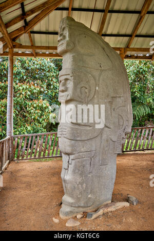 Statues archéologiques dans l'Alto de Las Piedras, San Jose de Isnos, San Agustin , Colombie, Amérique du Sud Banque D'Images