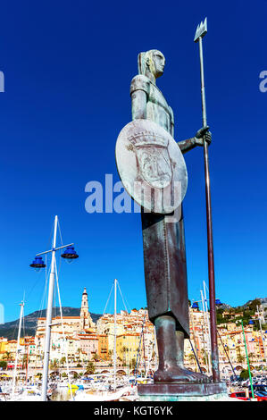 Alpes-Maritimes (06), Menton. La vigie de la marina // France. Alpes-Maritimes (06), Menton. La vigie de la marina Banque D'Images