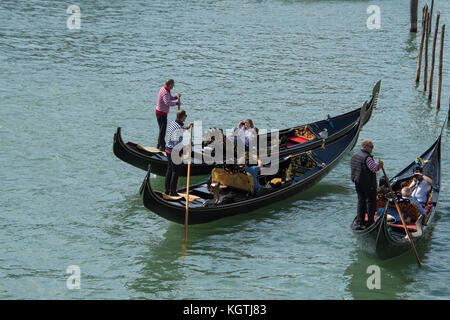 Trois gondoles sur le grand canal, venics Banque D'Images