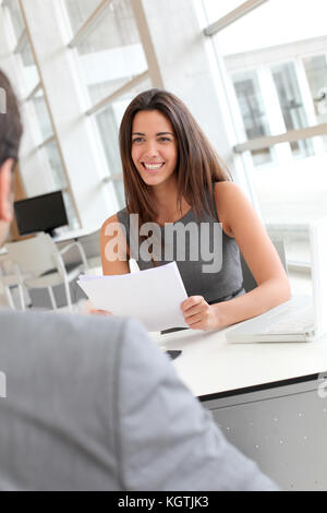 Businesswoman entrevue des demandeur Banque D'Images