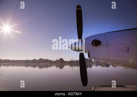 Hélice d'avion soleil de la surface de la mer belle nature Banque D'Images