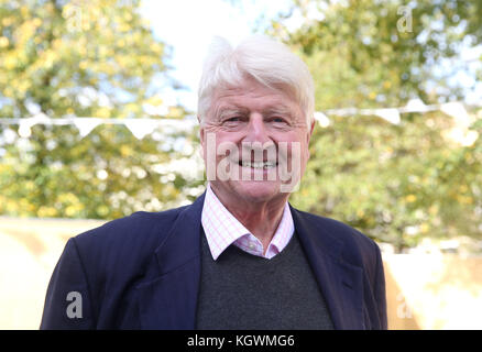 Stanley Johnson assiste au quatrième jour du Cheltenham Literature Festival. Avec la participation des artistes : Stanley Johnson où : Cheltenham, Royaume-Uni quand : 08 Oct 2017 crédit : WENN Banque D'Images