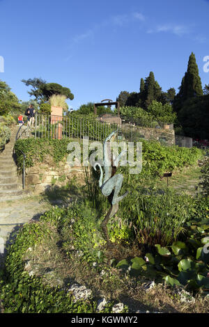 La Rose Garden est un espace vert et une vue panoramique magnifique, exposition de l'œuvre de Jean-Michel Folon, artiste belge. Florence, Italie Banque D'Images