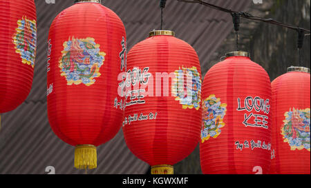 Chines lanternes pendante rue à Chinatown, Kuala Lumpur Banque D'Images