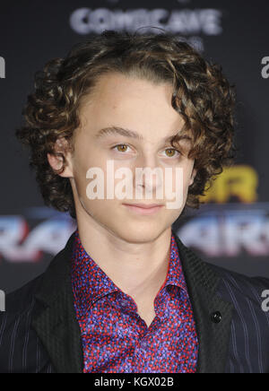 Première mondiale de 'Thor : Ragnarok' au théâtre El Capitan avec : Wyatt Oleff où : Los Angeles, Californie, États-Unis quand : 10 Oct 2017 crédit : Apega/WENN.com Banque D'Images