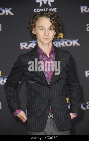 Première mondiale de 'Thor : Ragnarok' au théâtre El Capitan avec : Wyatt Oleff où : Los Angeles, Californie, États-Unis quand : 10 Oct 2017 crédit : Apega/WENN.com Banque D'Images