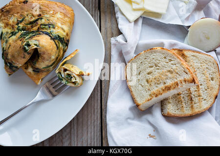 Omelette aux champignons et épinards Banque D'Images